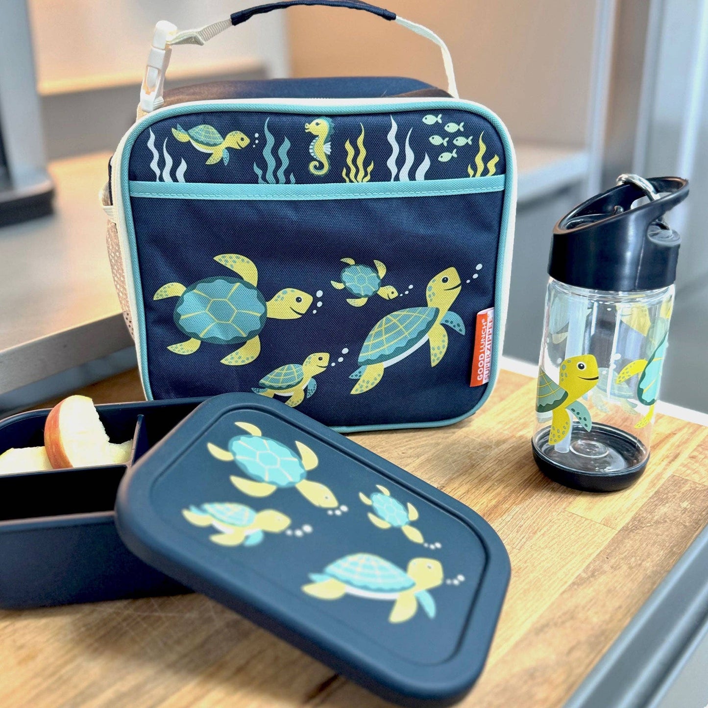 LUNCH TOTE: SEA TURTLE
