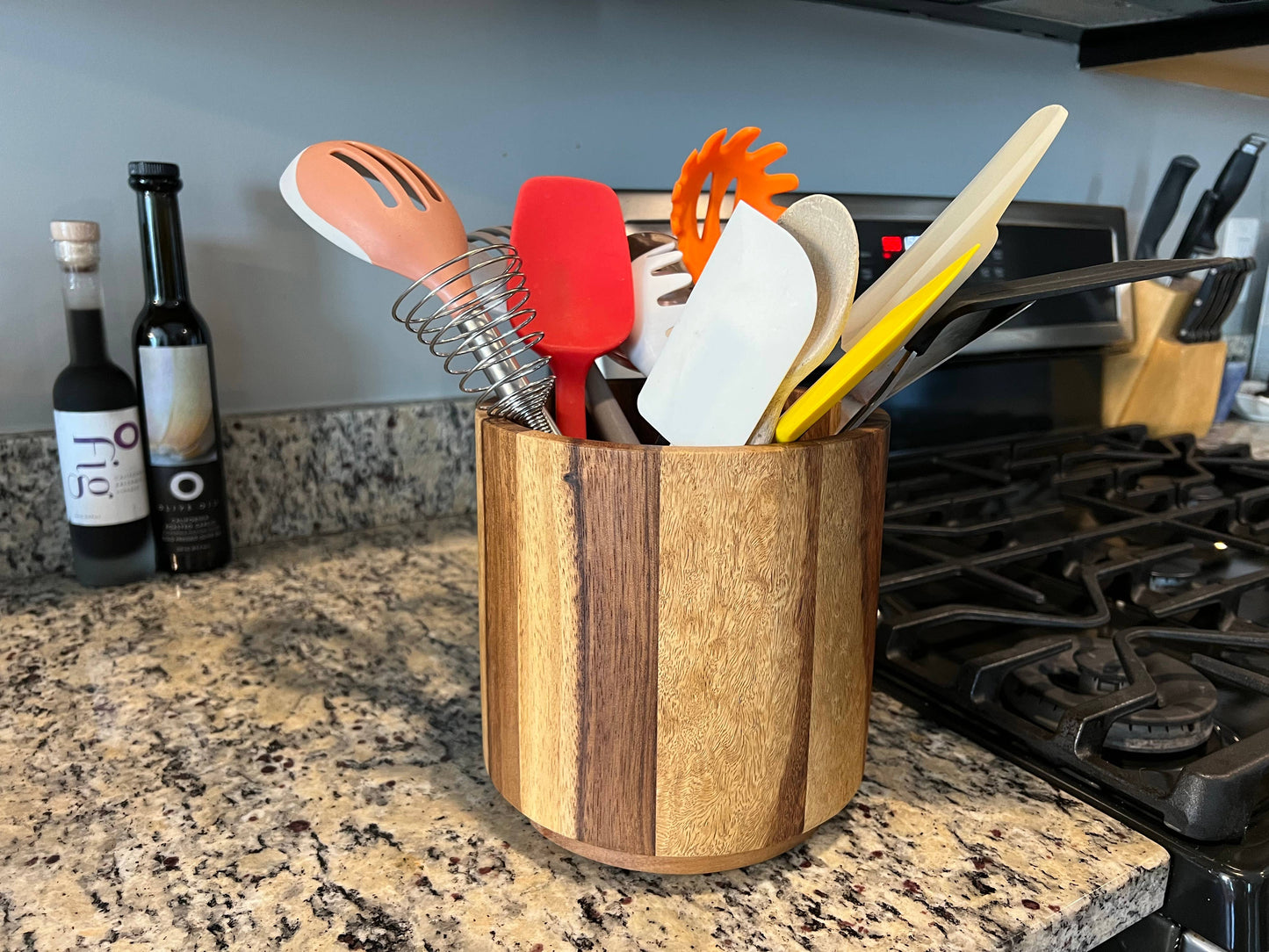 ROTATING LAZY SUSAN UTENSIL HOLDER