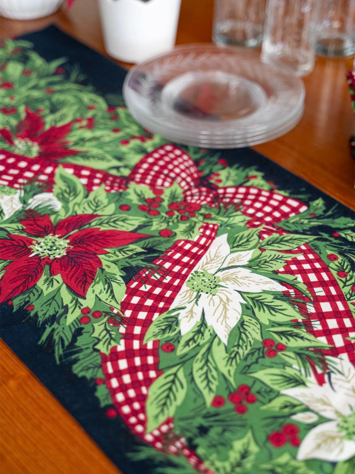 CHRISTMAS COTTAGE RUNNER - NAVY