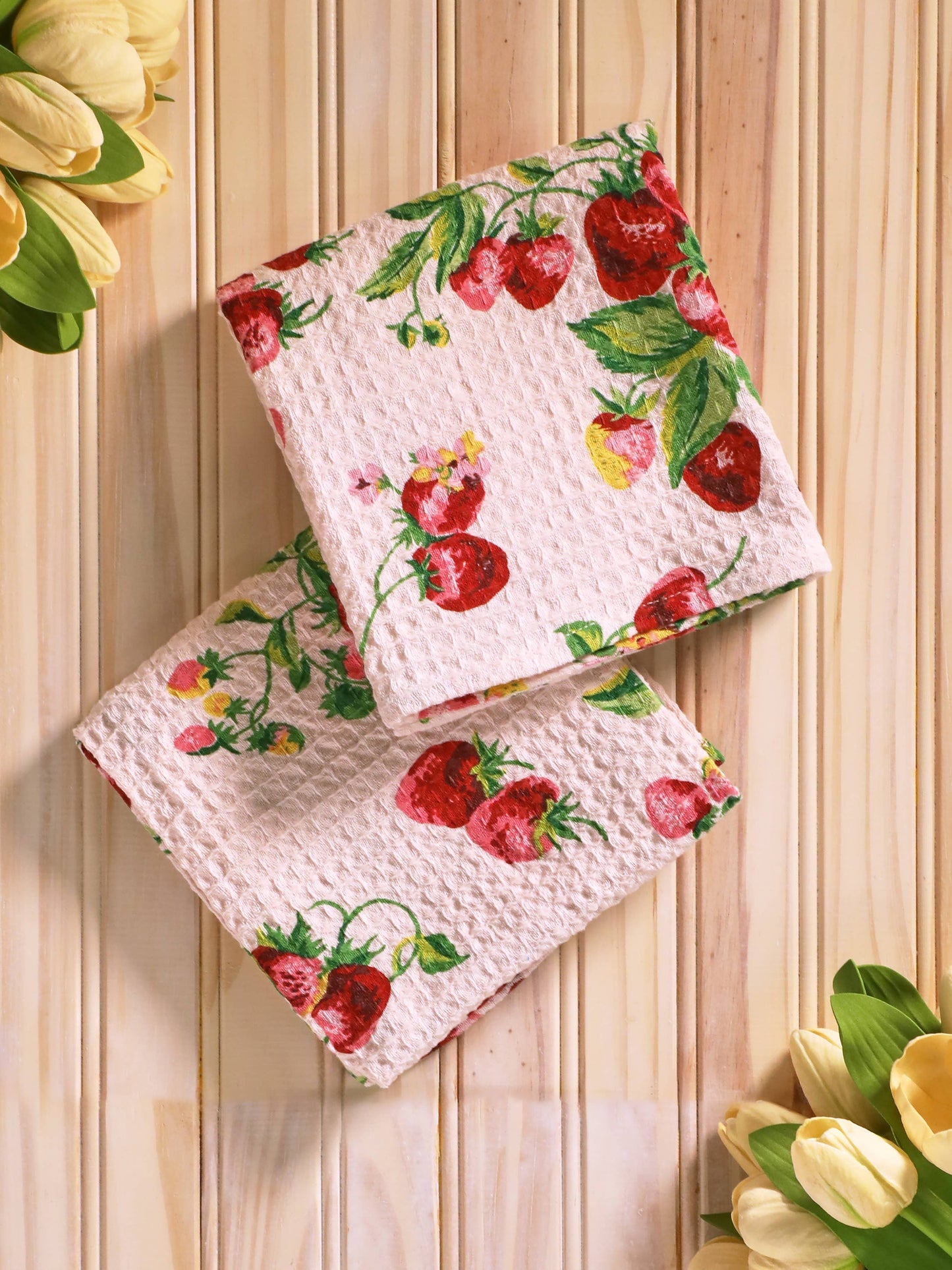 APRIL CORNELL TEA TOWEL STRAWBERRY BASKET