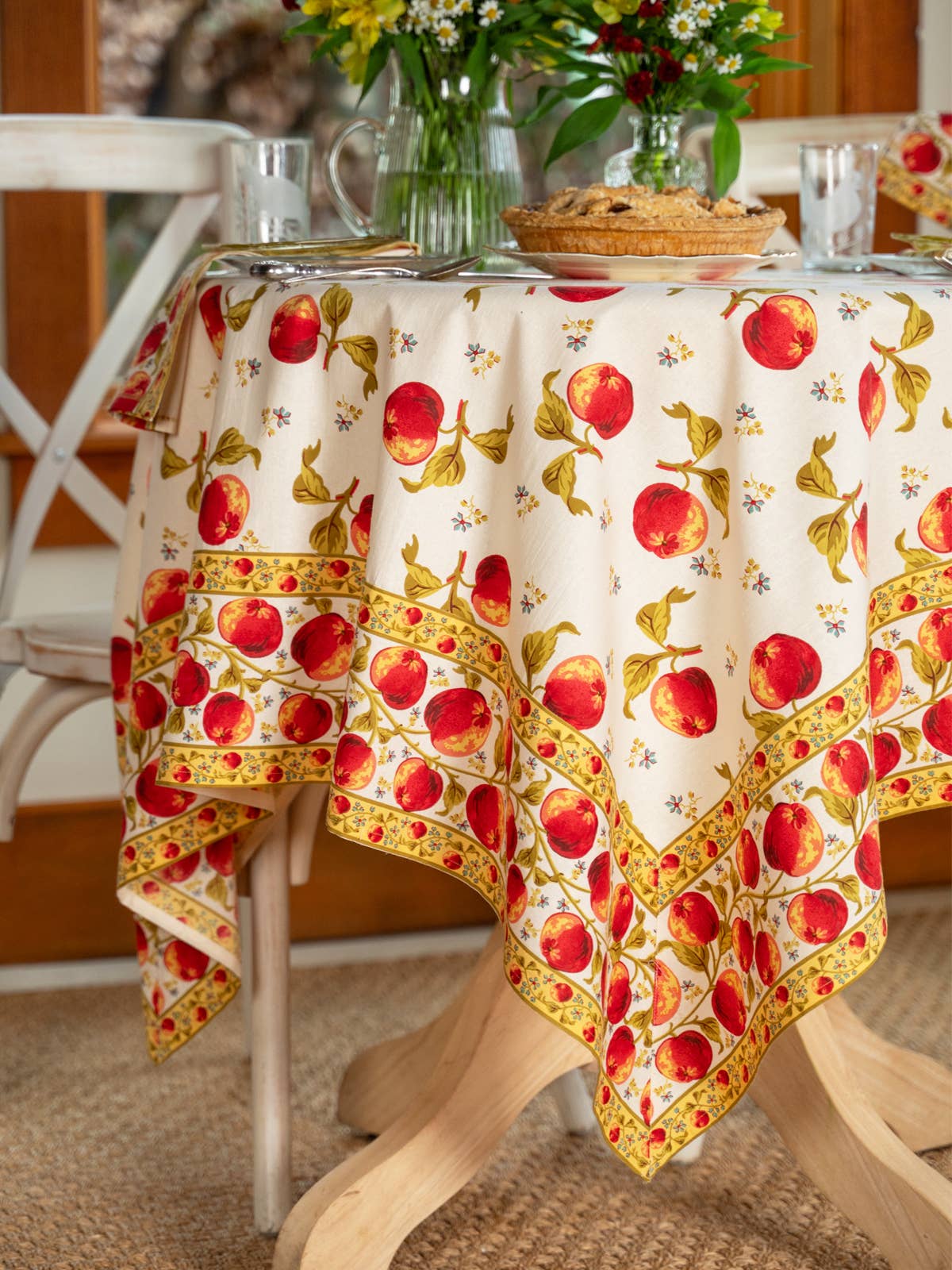 APPLE TABLECLOTH - ERCU 60 X 90