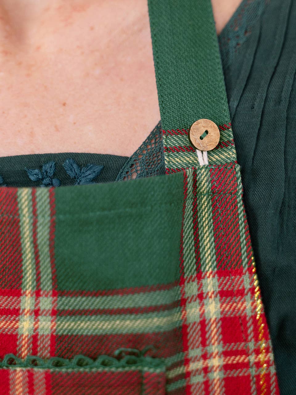 Jolly Plaid Chef Apron - Green: Regular