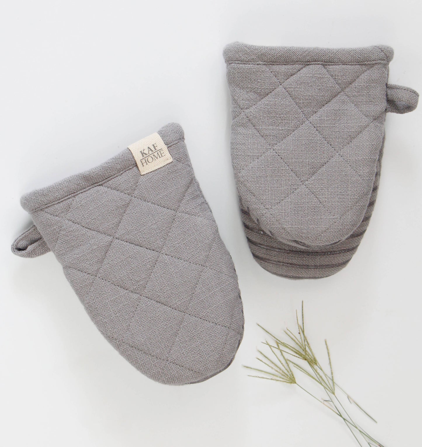 KAF Home Monaco Printed Silicone Mini Mitt: Frost Gray (SINGLE)
