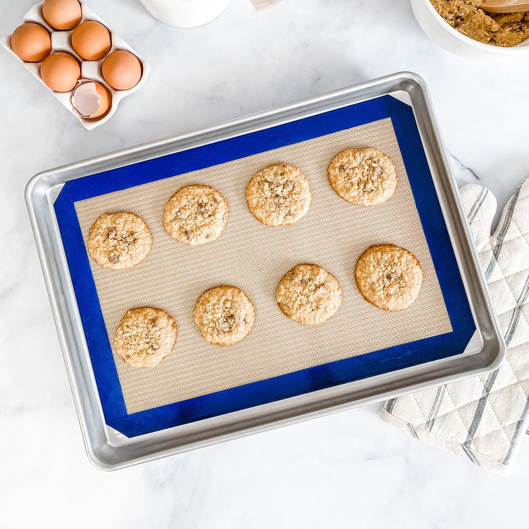 HALF SHEET SILICONE BAKING MAT