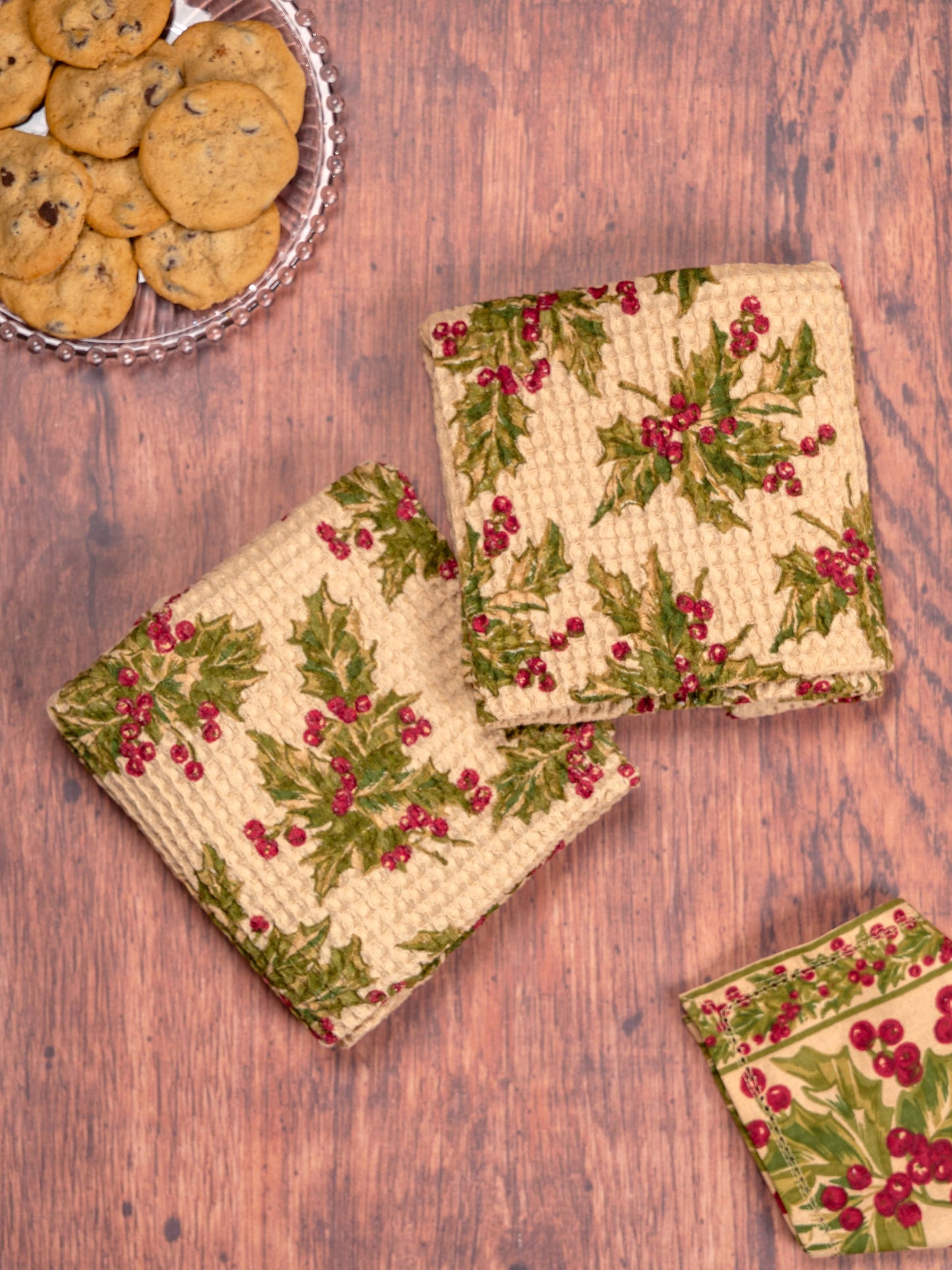 Winterberry Tea Towel Dark Ecru