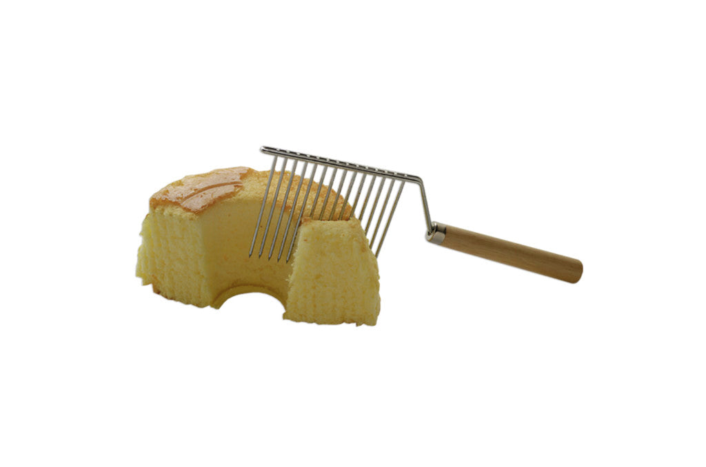 ANGEL FOOD CAKE CUTTER