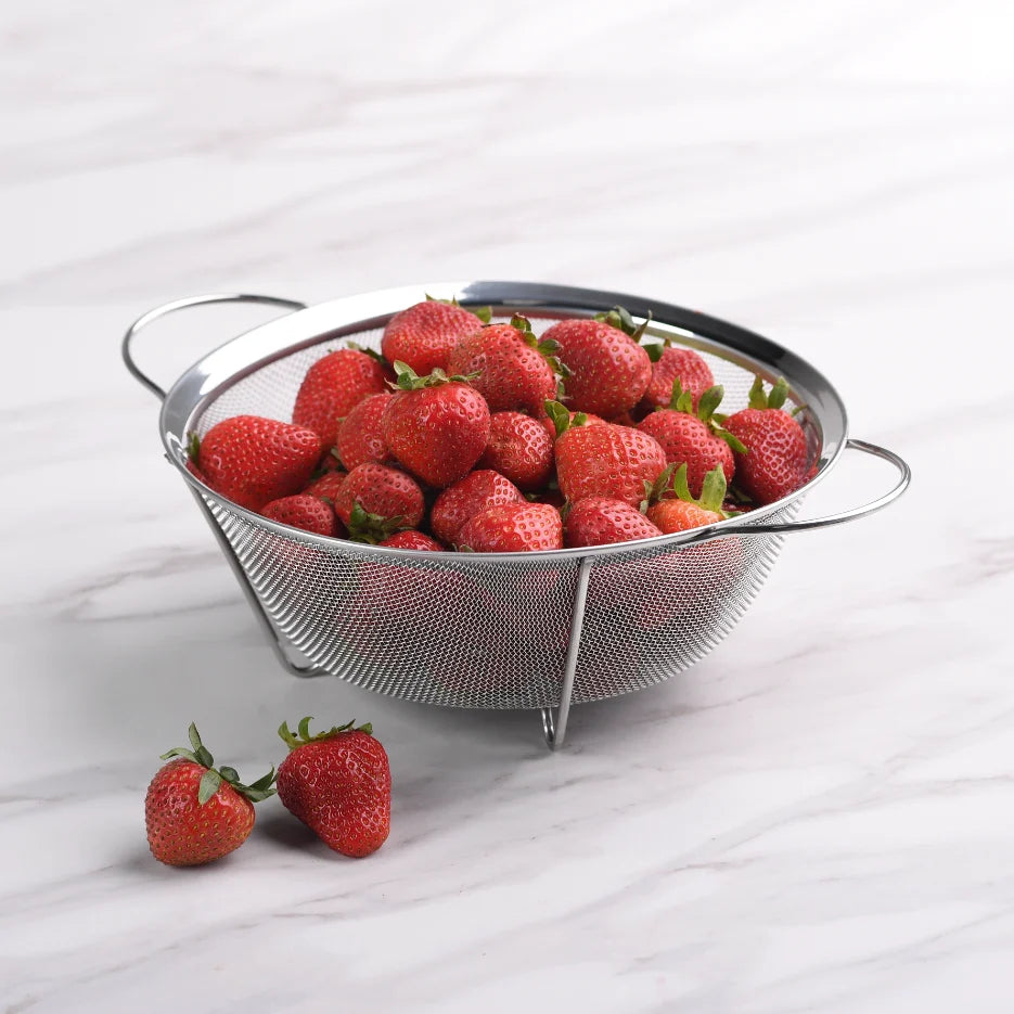 STAINLESS STEEL COLANDER 8"