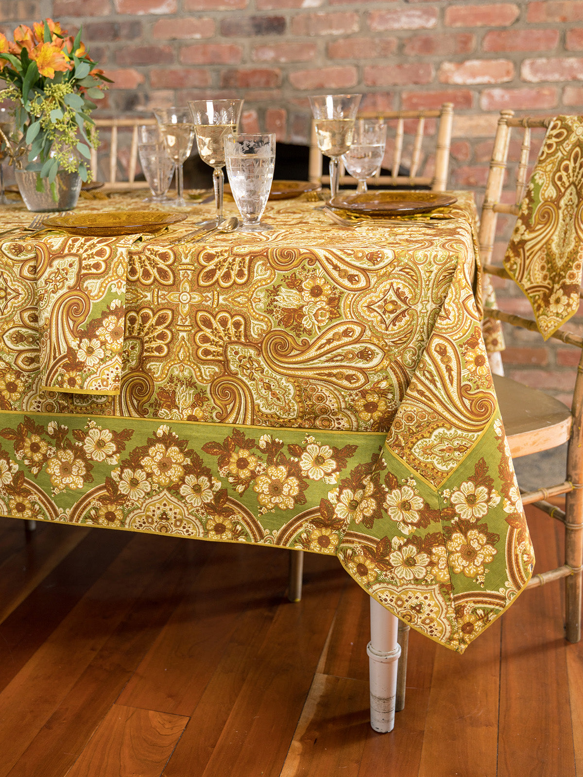 APRIL CORNELL TABLECLOTH KASHMIR PAISLEY AMBER 60X90"