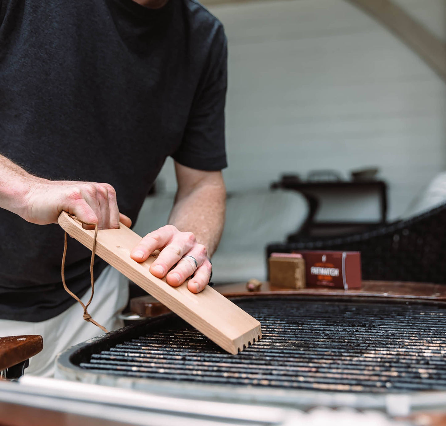 FIRE & FLAVOR WOOD GRILL SCRAPER