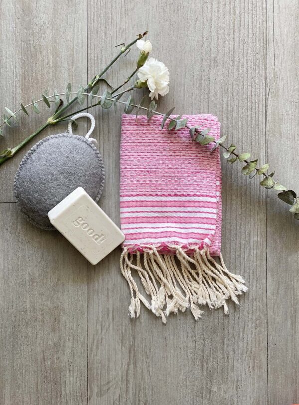 GUEST SAINT TROPEZ CHINE TOWEL FUSCHIA