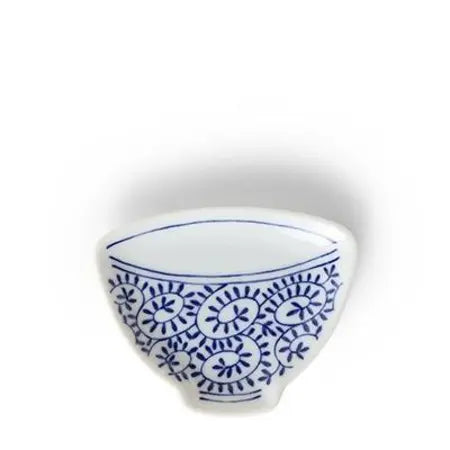 MINI PLATE BLUE & WHITE TEACUP KARAKUSA 3.75"