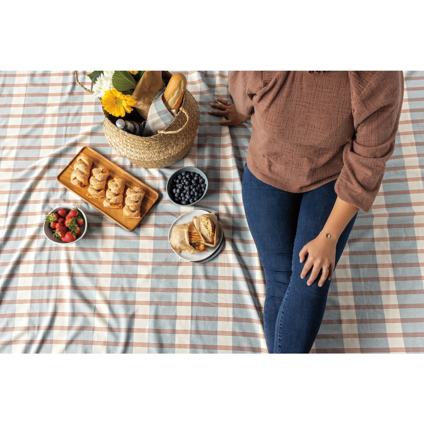 ROWAN TABLECLOTH 90 X 60 INCH