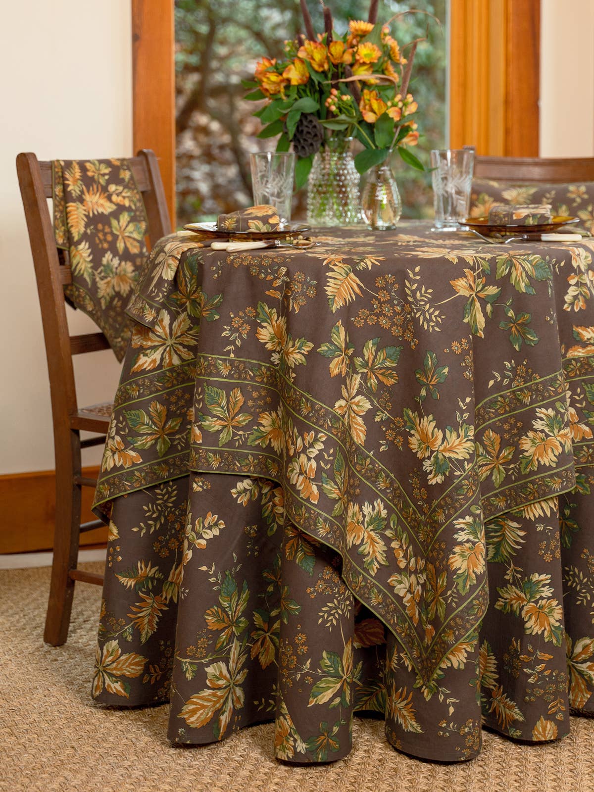 ADIRONDACK ROUND TABLECLOTH CHOCOLATE 88"
