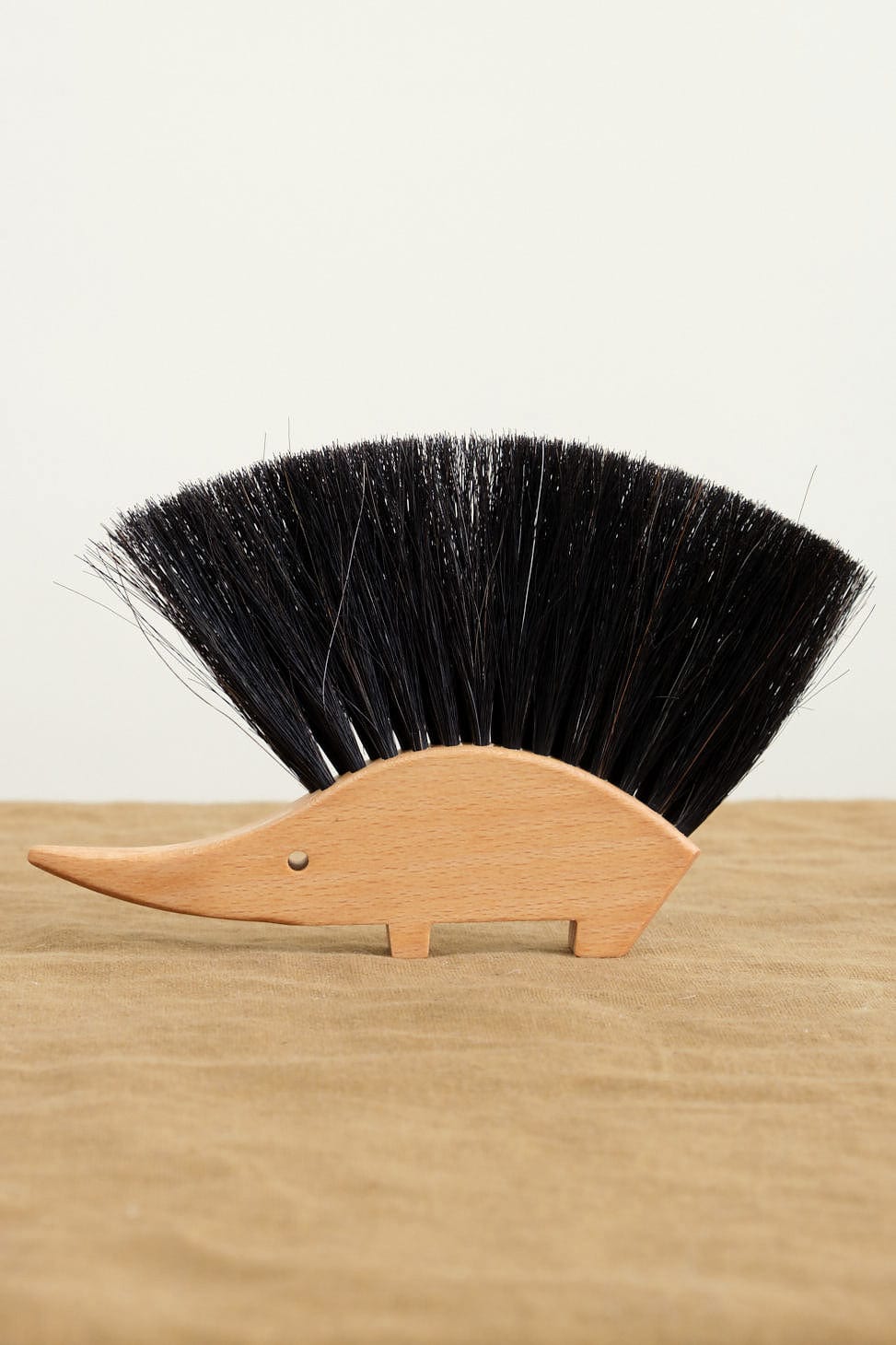 HEDGEHOG TABLE BRUSH