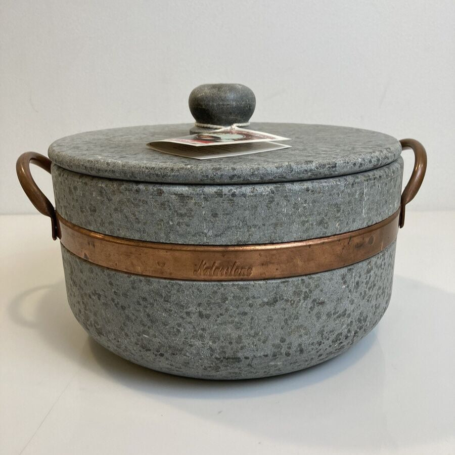 SOAPSTONE POT W/LID 1.5QT