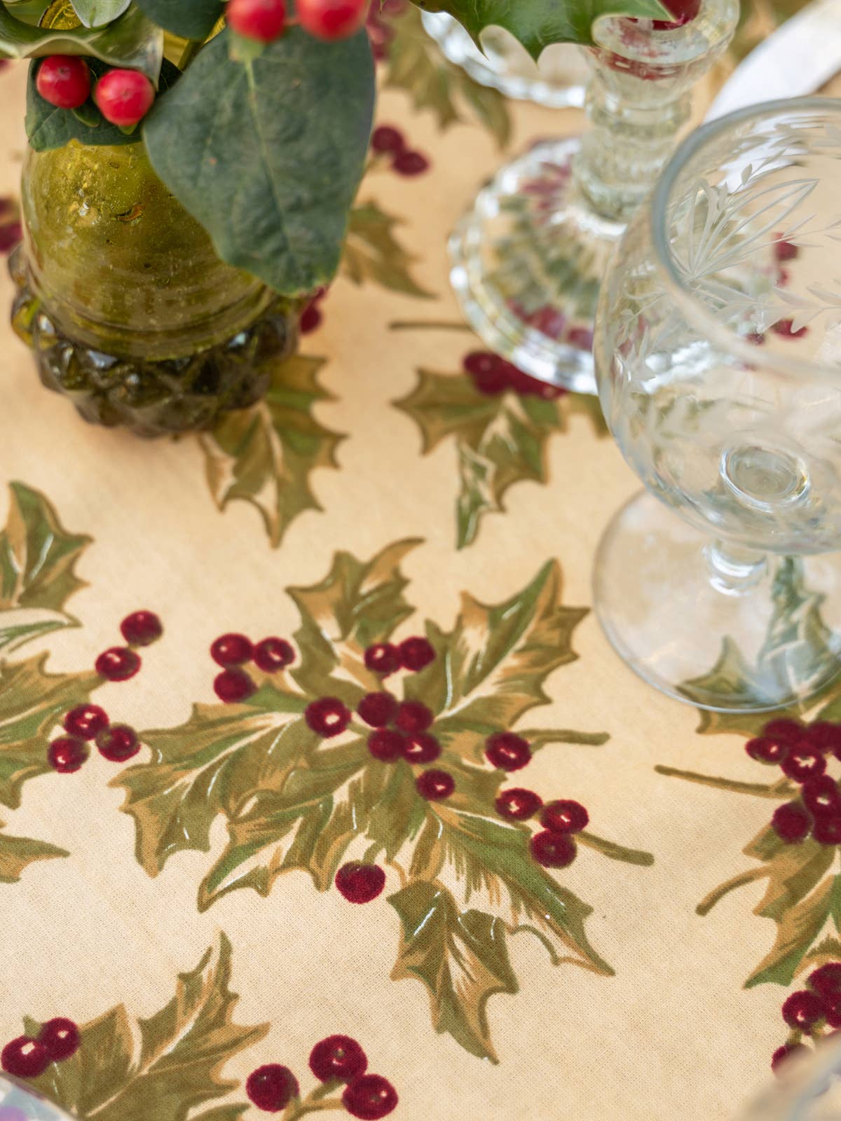 Winterberry Tablecloth - Dark Ecru: 36X36