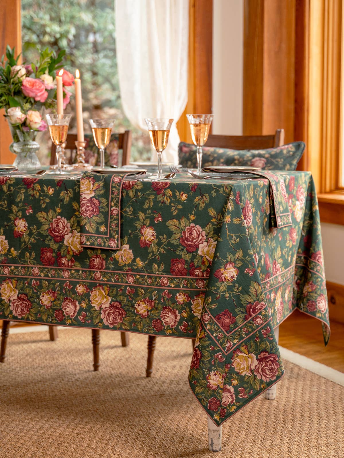 WINTER ROSE TABLECLOTH - FOREST GREEN 60 X 108