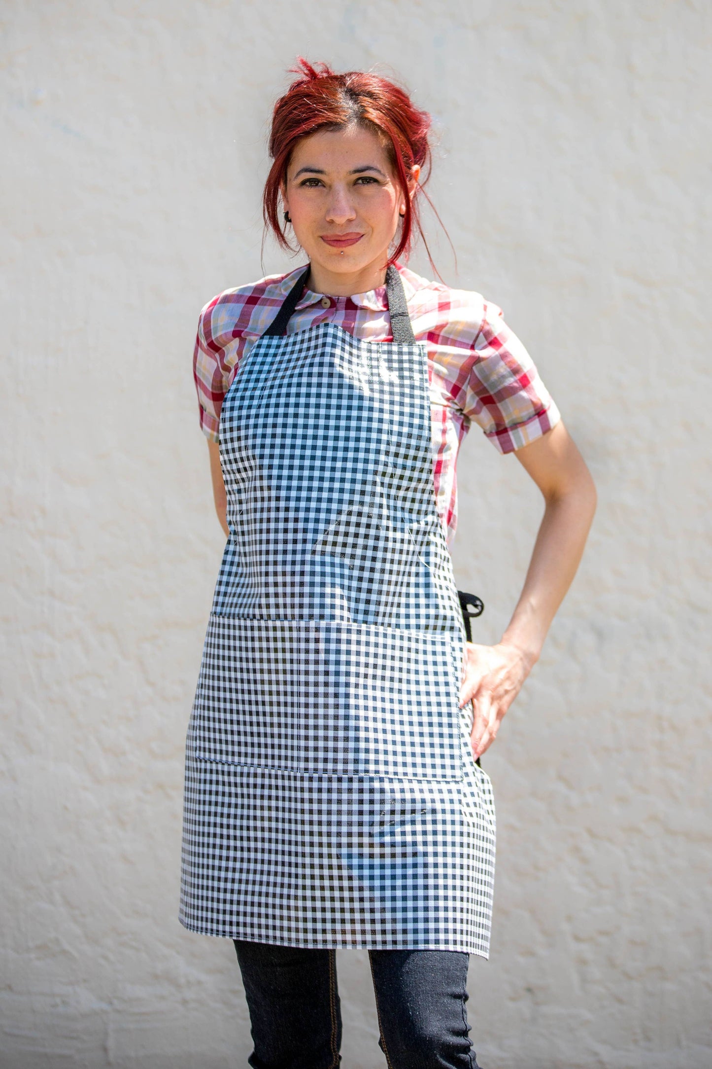 GINGHAM BLACK APRON