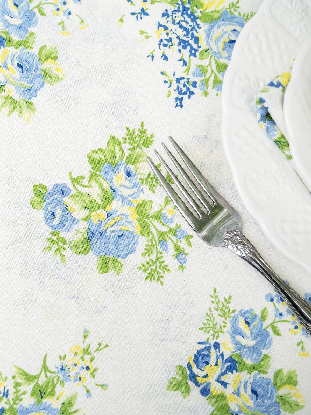 APRIL CORNELL TABLECLOTH ESTELLA BLUE 54X54"