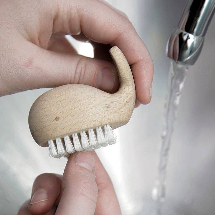 WOODEN WHALE NAIL BRUSH