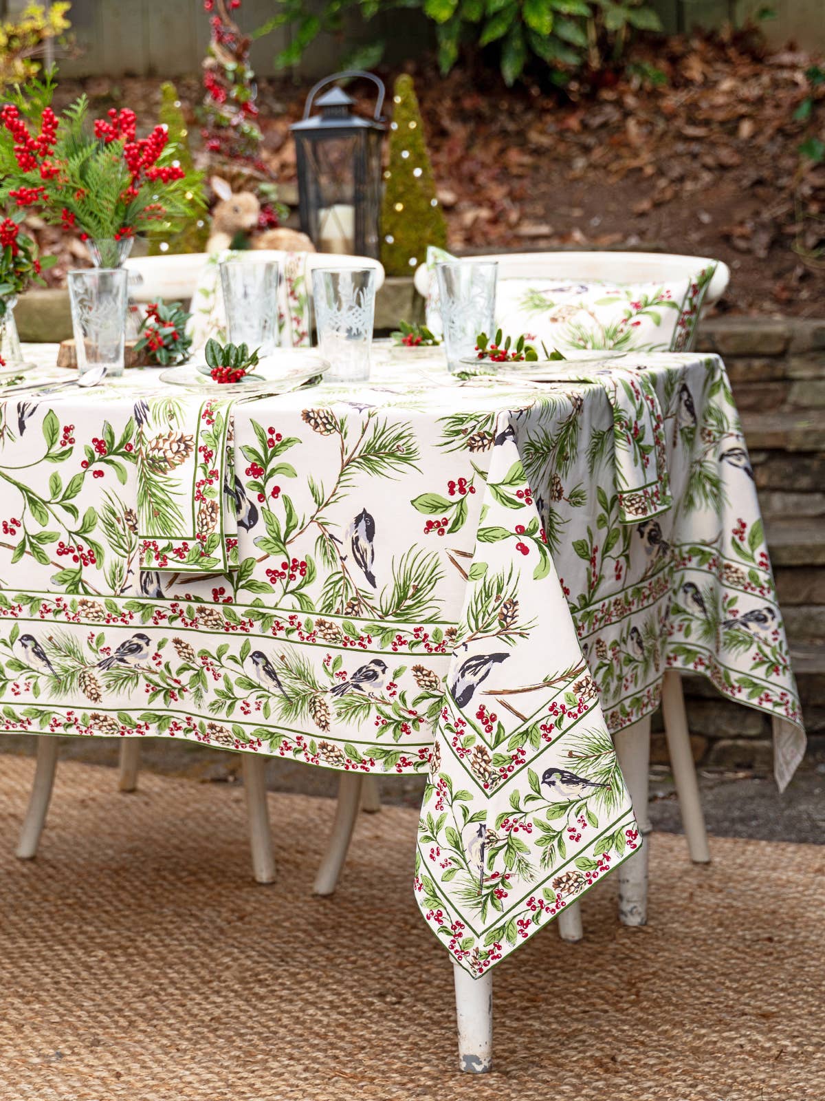 CHICKADEE TABLECLOTH - IVORY 60 X 90