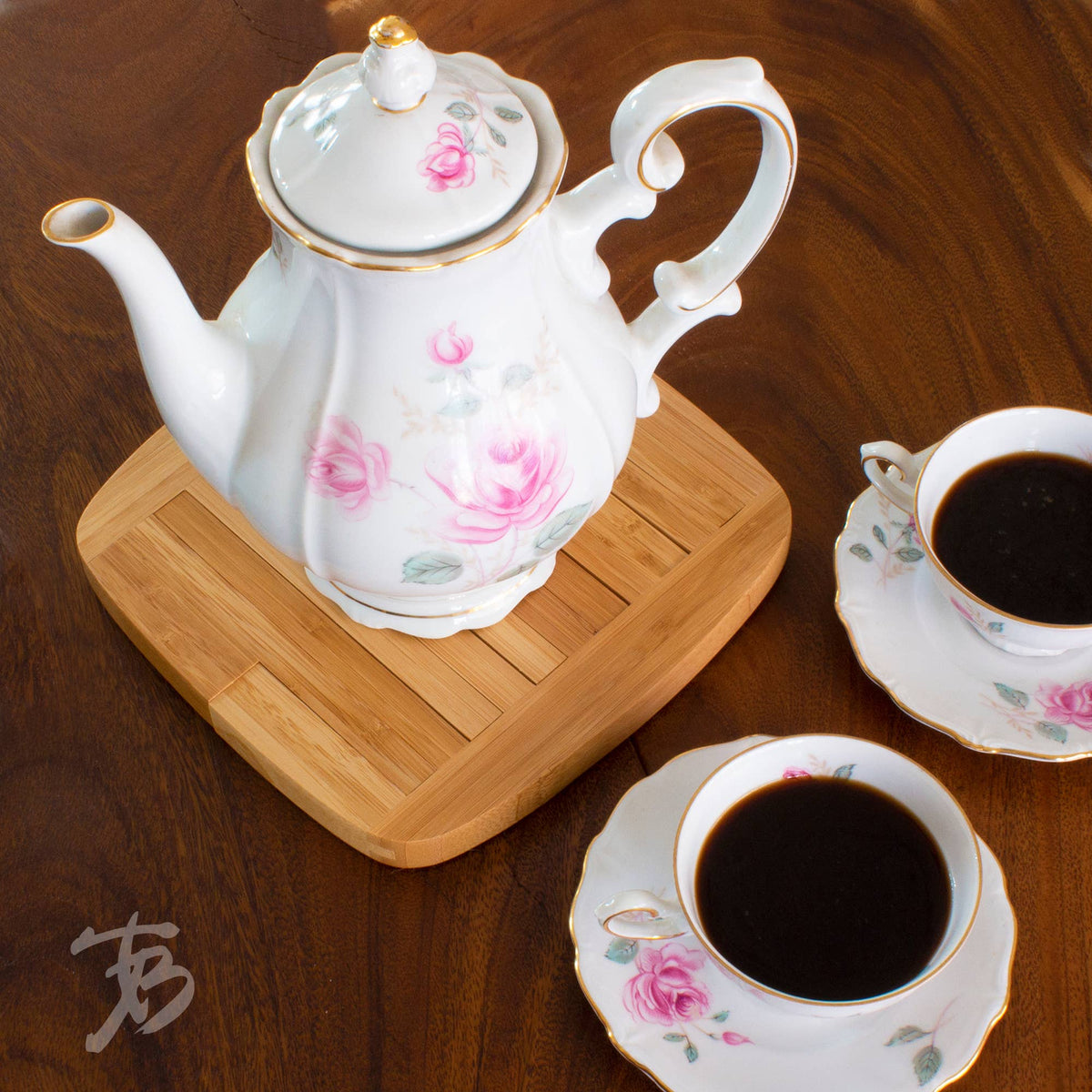 EXPANDABLE TRIVET