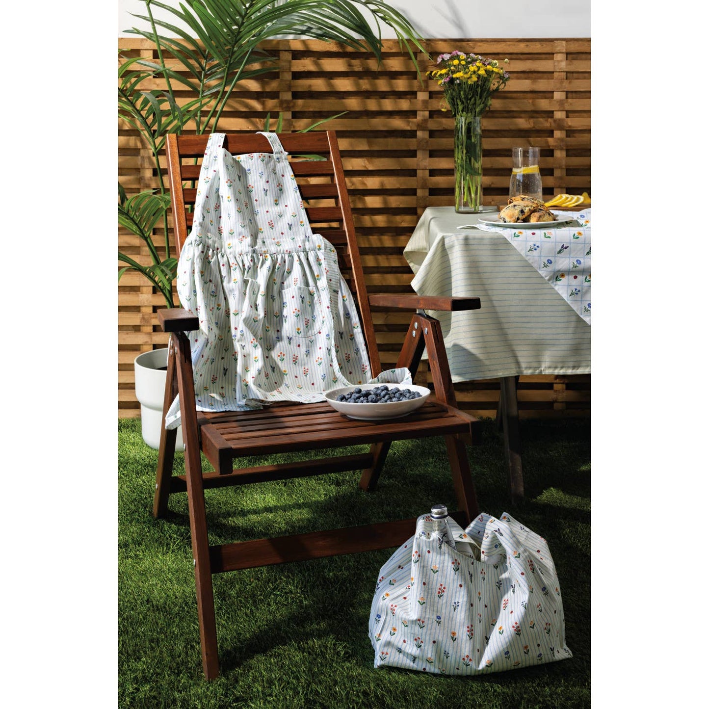 HAND PICKED CLASSIC APRON