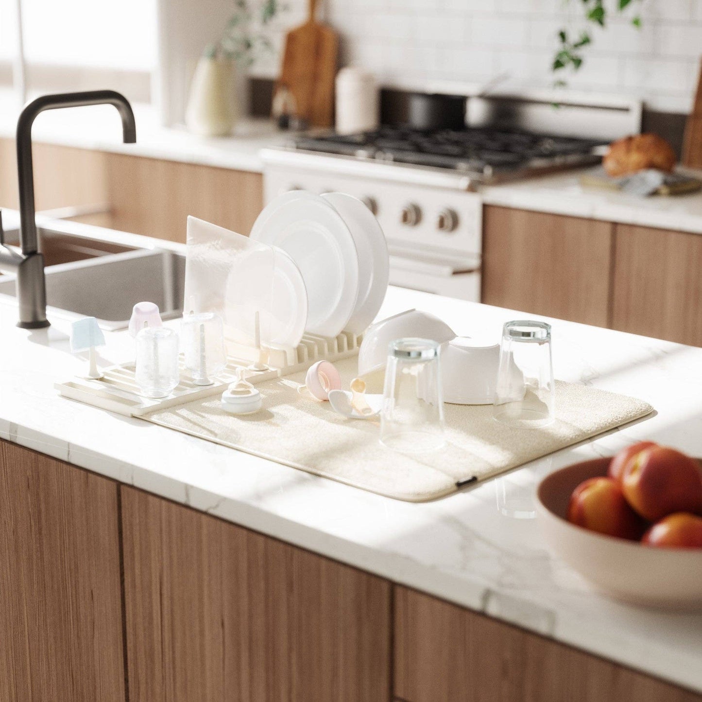 UDRY PEG DISH RACK WITH MAT: LINEN