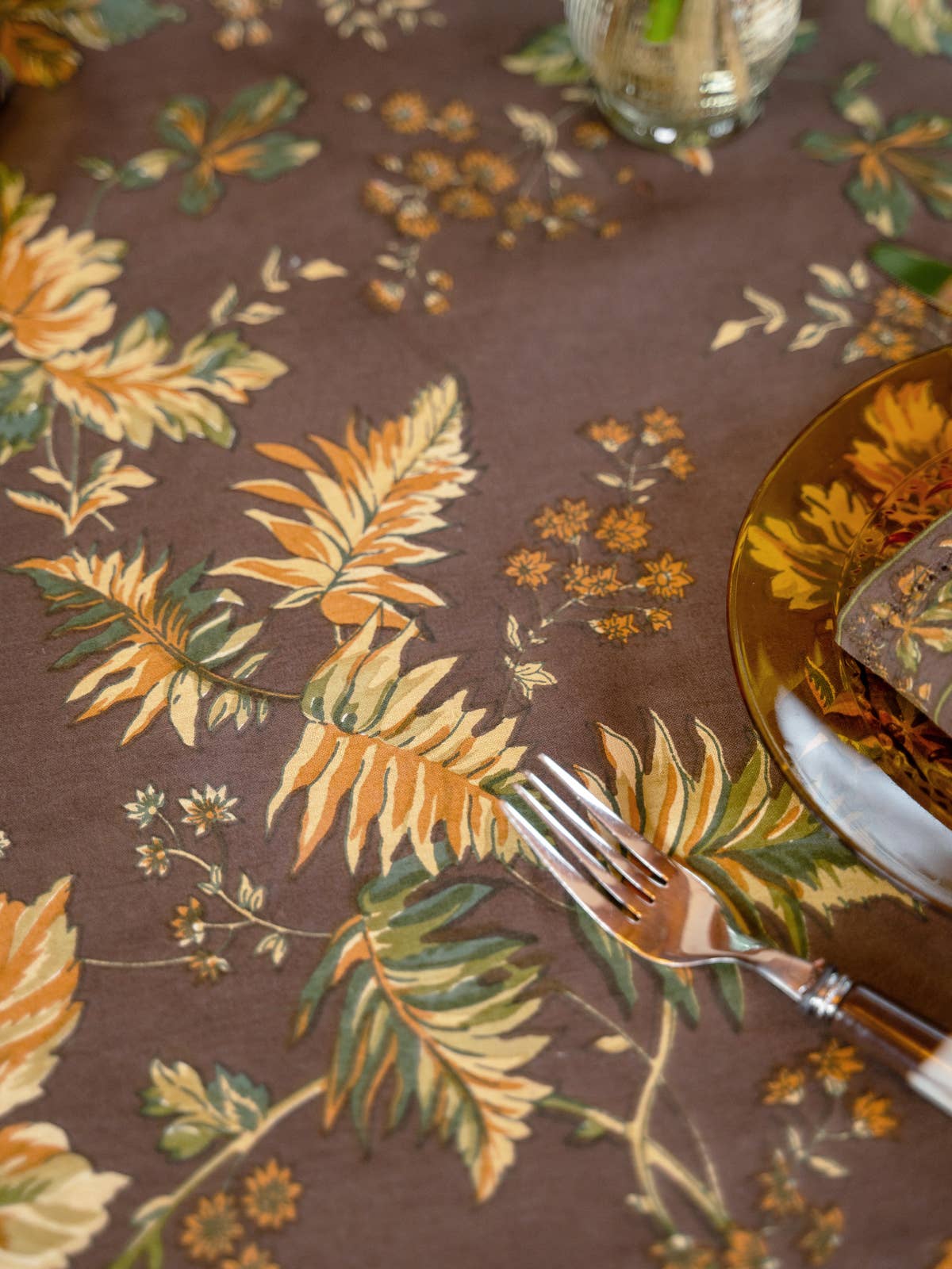 ADIRONDACK ROUND TABLECLOTH CHOCOLATE 88"