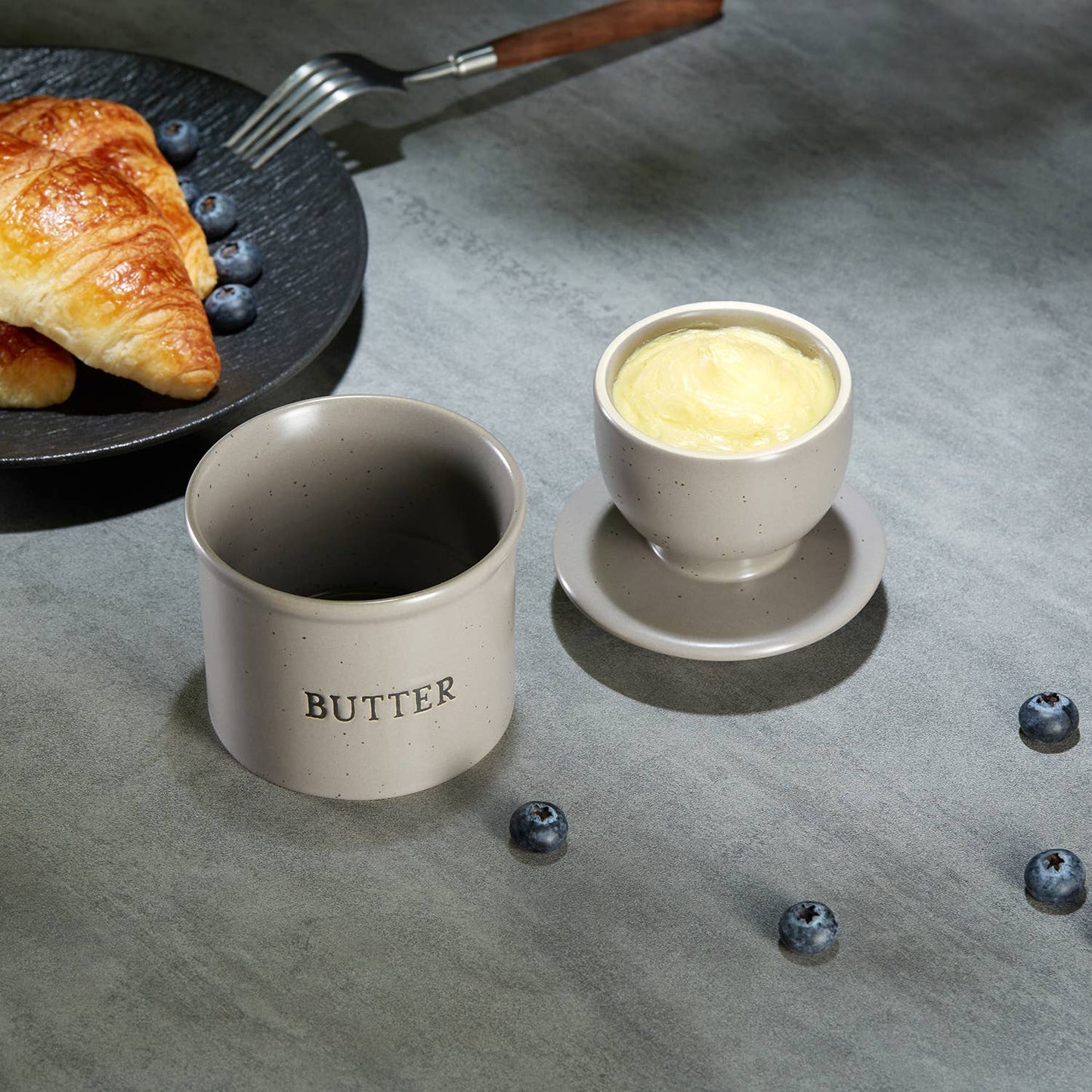 KOOK FRENCH BUTTER KEEPER DISH, CERAMIC: OATMEAL