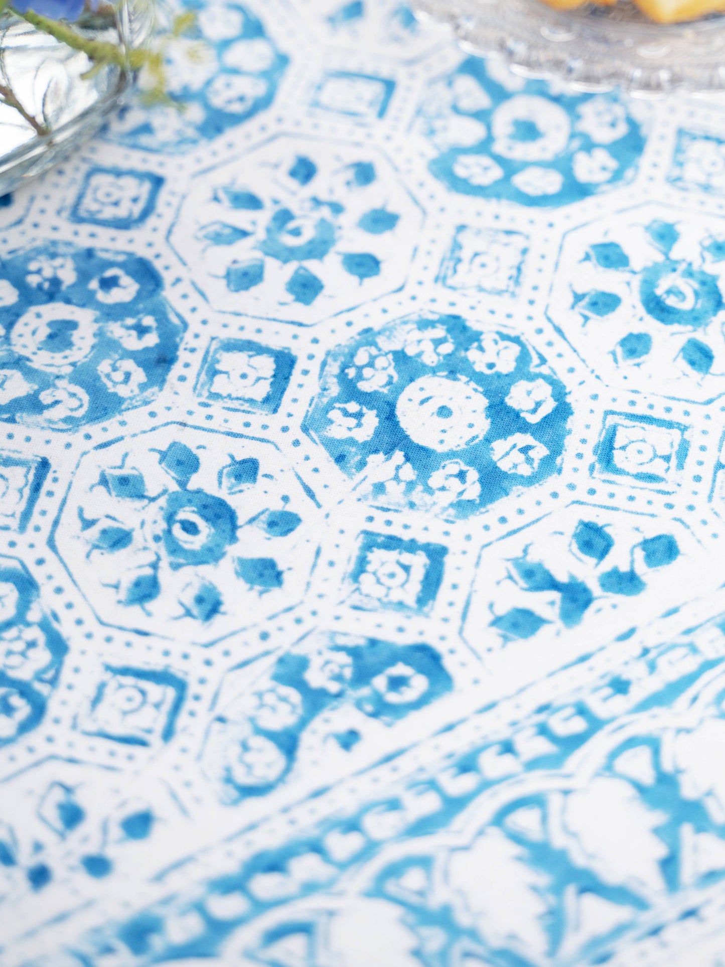 APRIL CORNELL TABLECLOTH PORCELAIN NATURAL DYE 52X53"