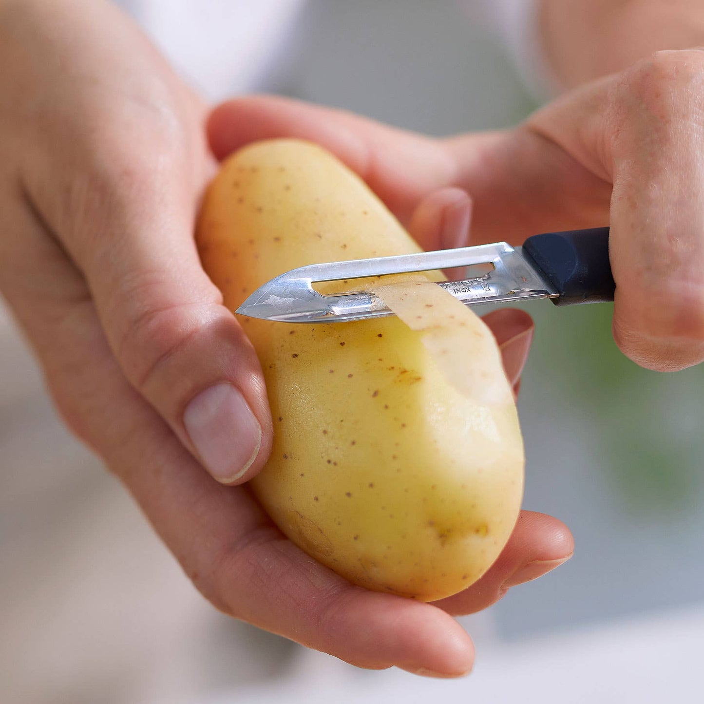 DISHWASHER SAFE PEELER NAVY #315