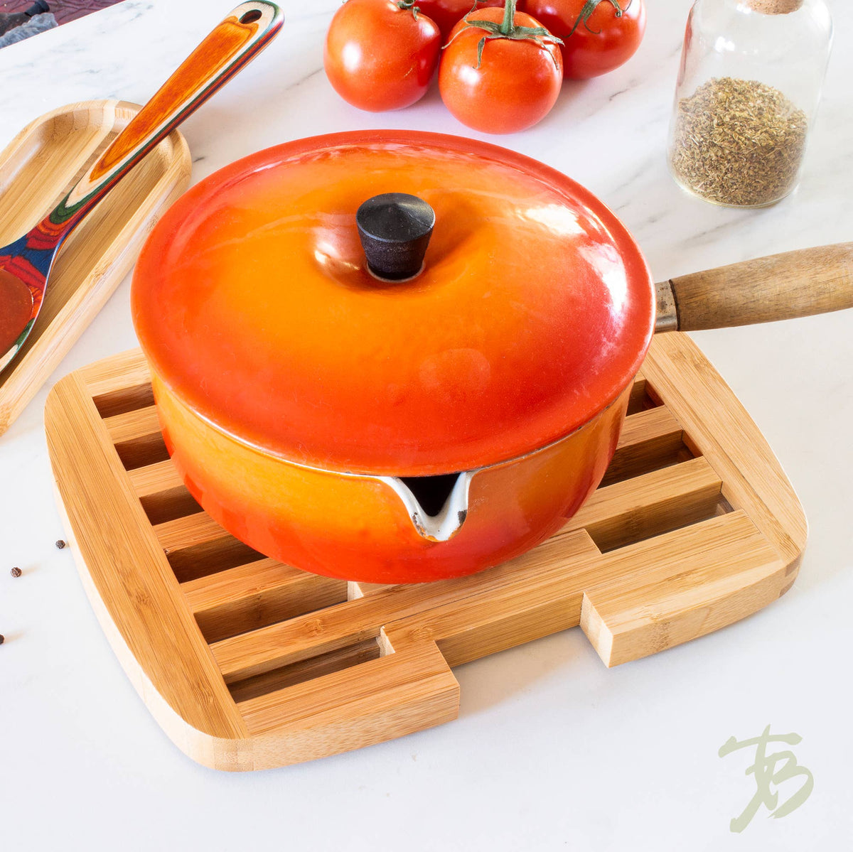 EXPANDABLE TRIVET