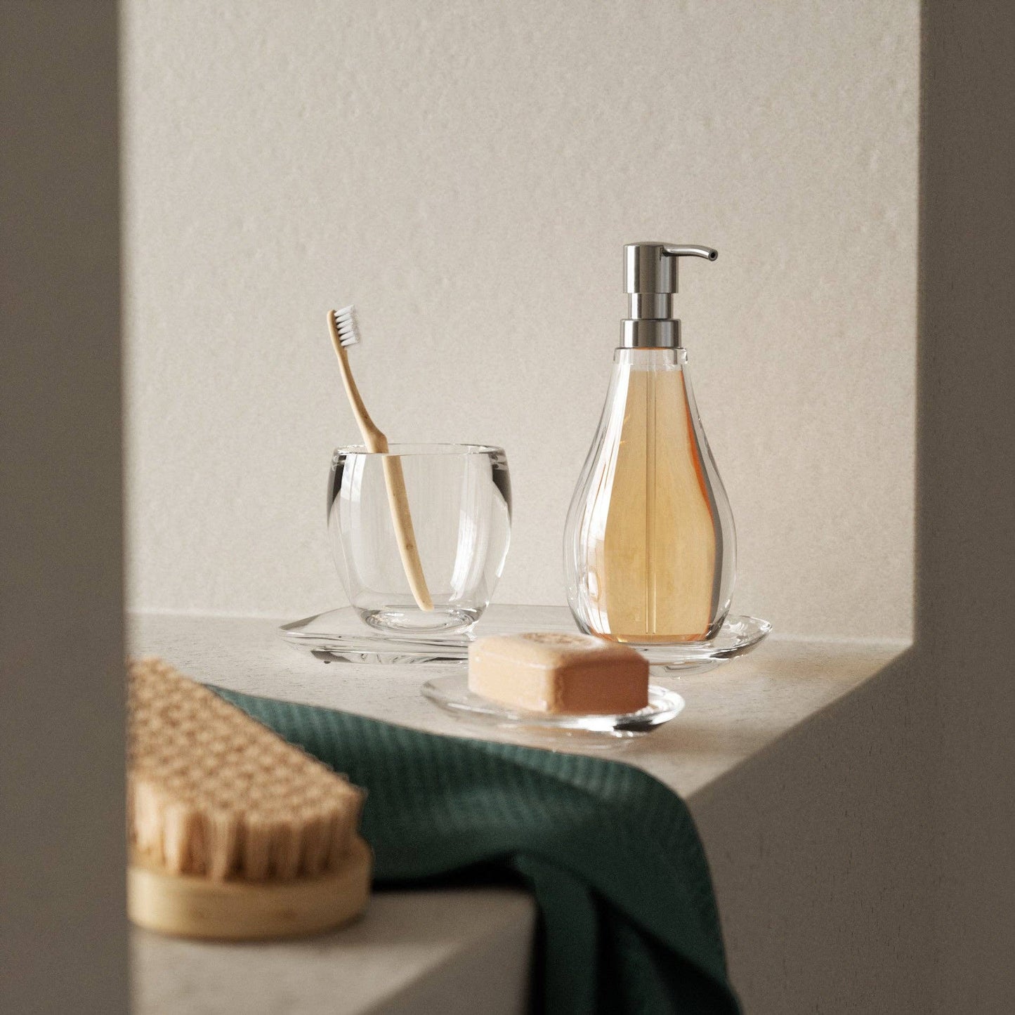 DROPLET SOAP PUMP: CLEAR