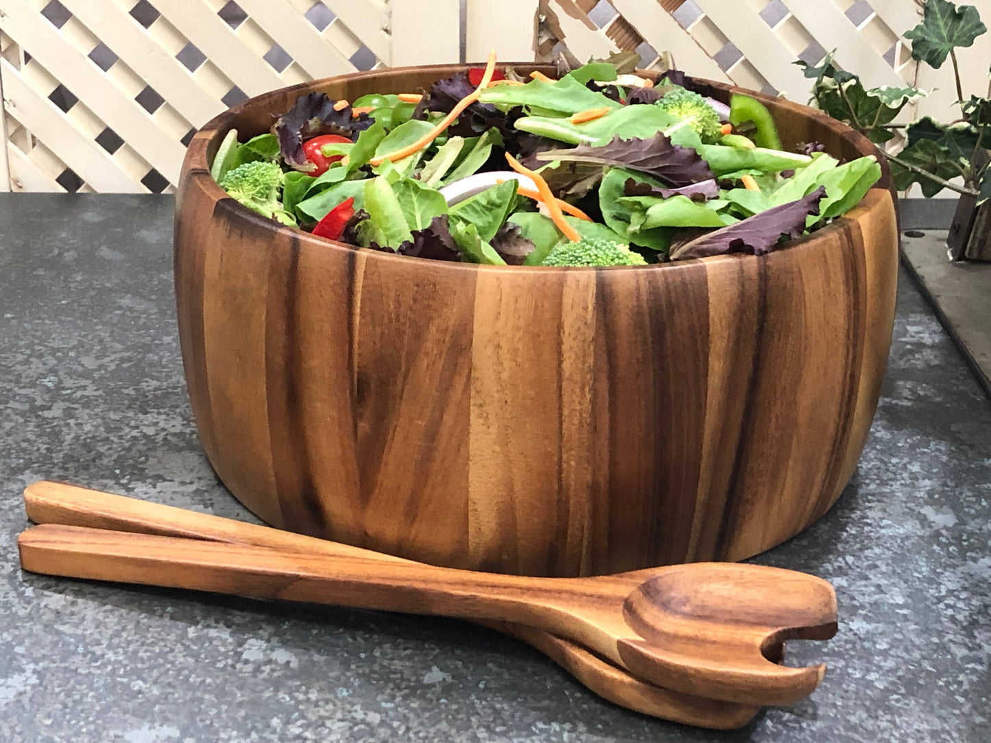 EXTRA LARGE SERVING/SALAD BOWL WITH UTENSILS -12"