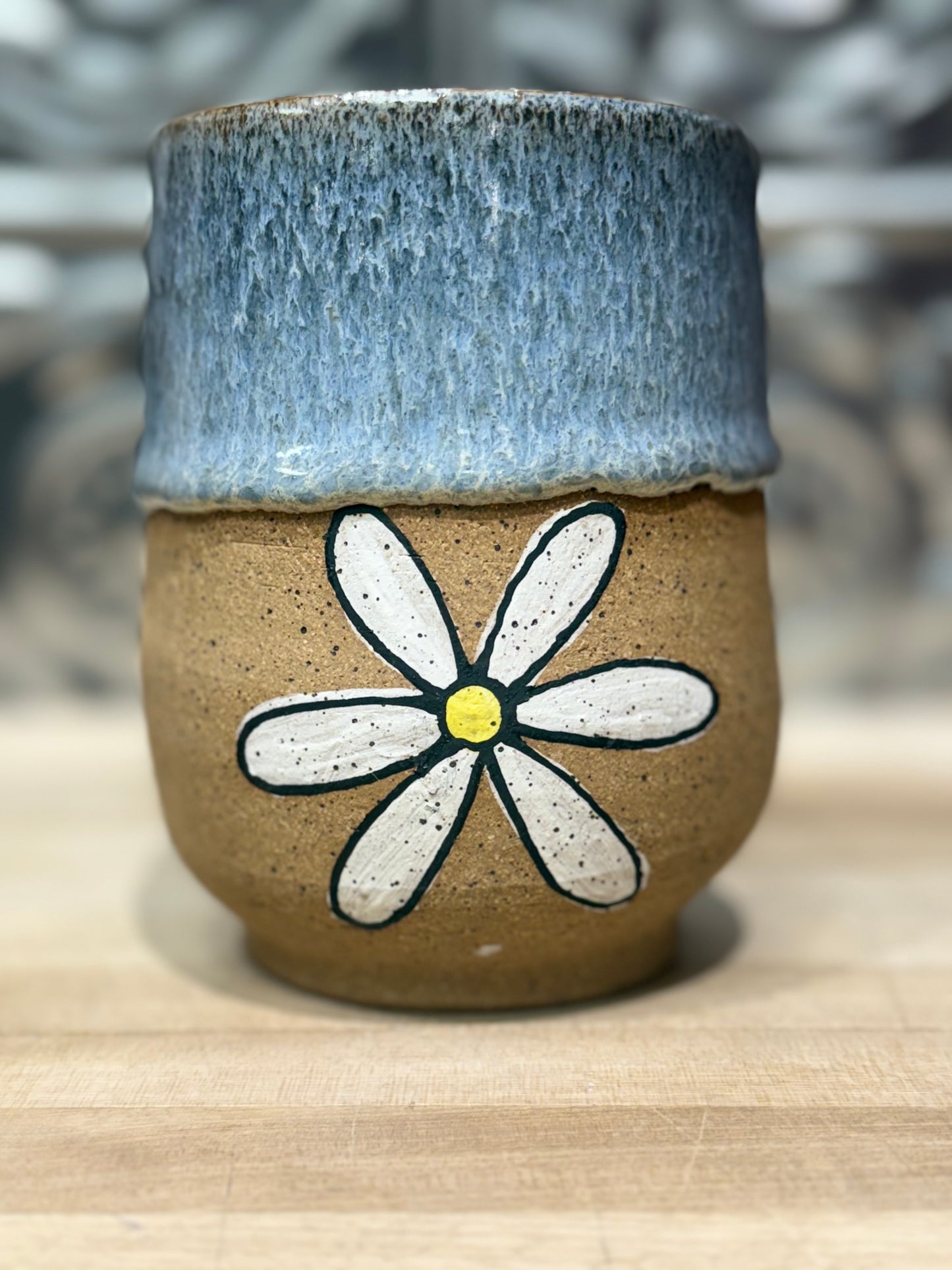 RISING FOREST MUG- DAISIES ON OCEAN GLAZE