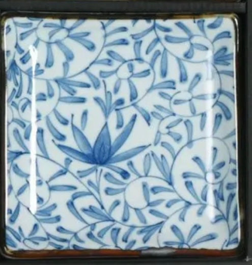 SMALL SQUARE PLATE BLUE/WHITE 5”