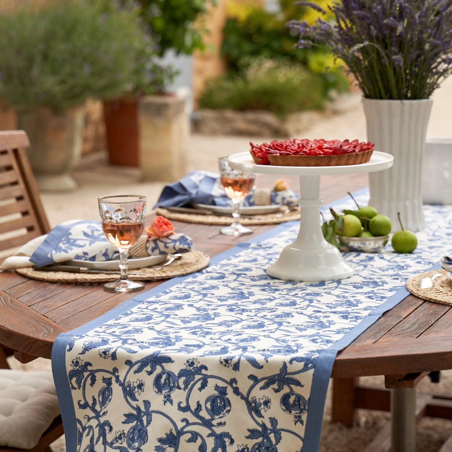 GRANADA CORNFLOWER BLUE RUNNER 16"X72"