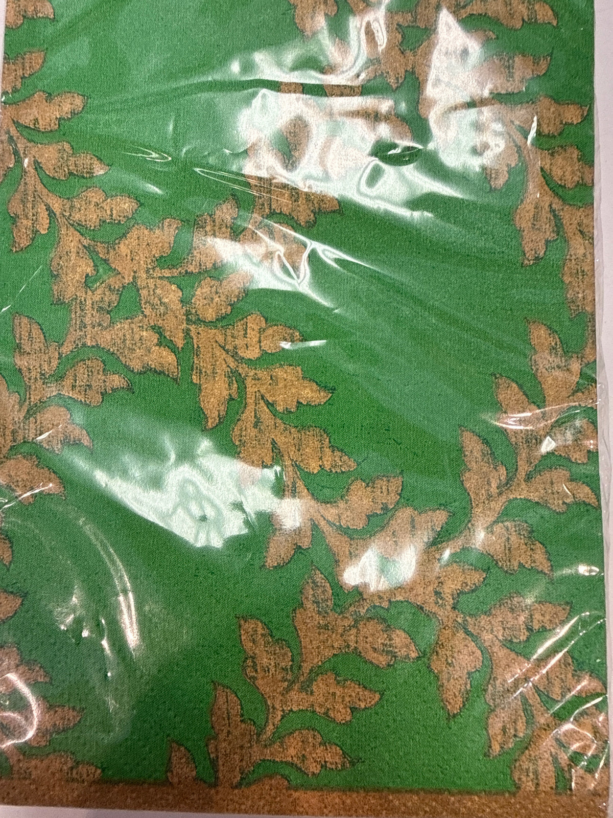 ACANTHUS TRELLIS GREEN GUEST TOWEL