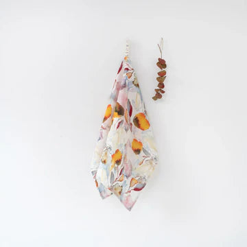 KITCHEN TOWEL ORG FLOWER ON NATURAL LINEN