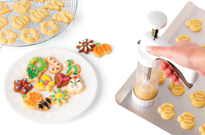 CLEAR COOKIE PRESS AND STORAGE BOX