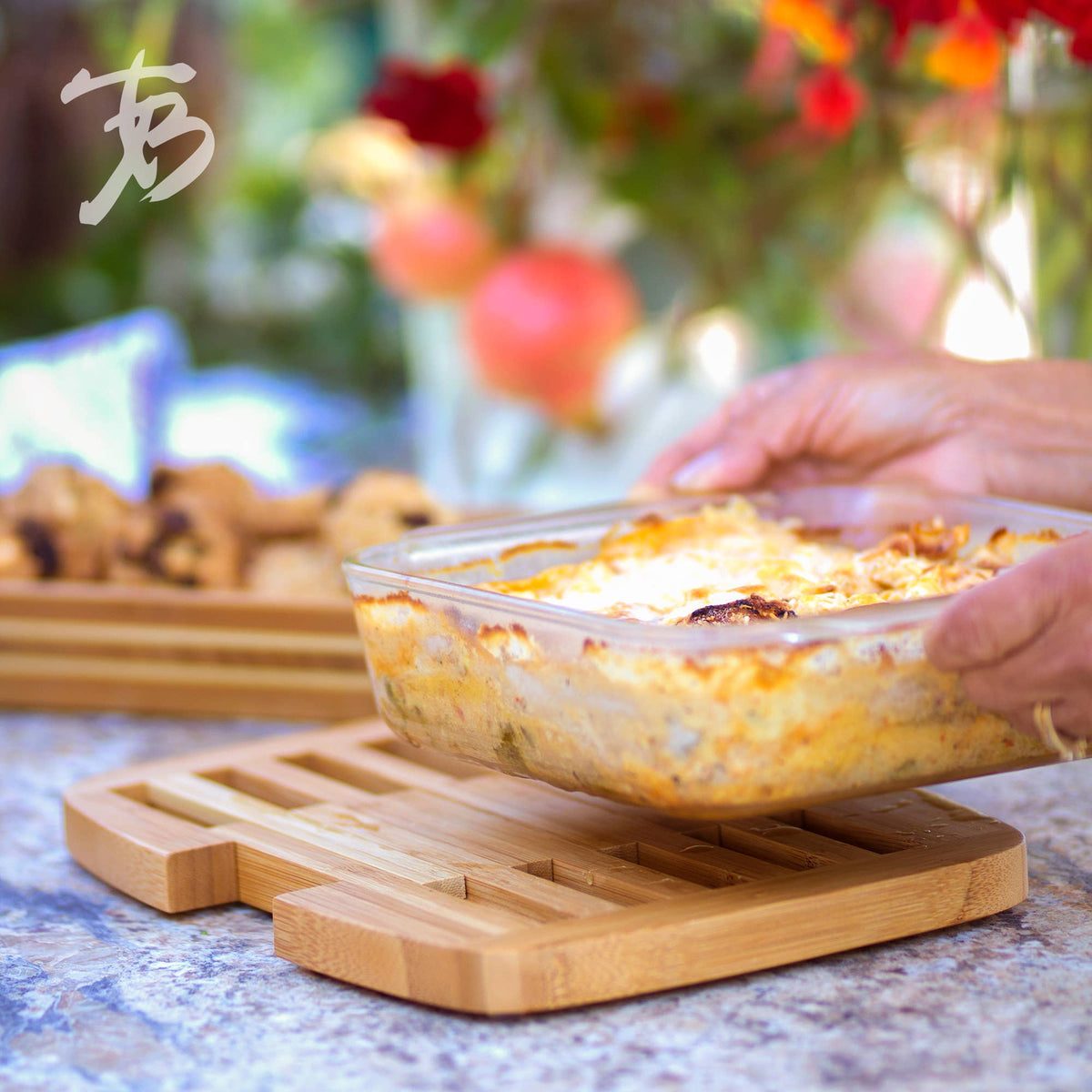 EXPANDABLE TRIVET