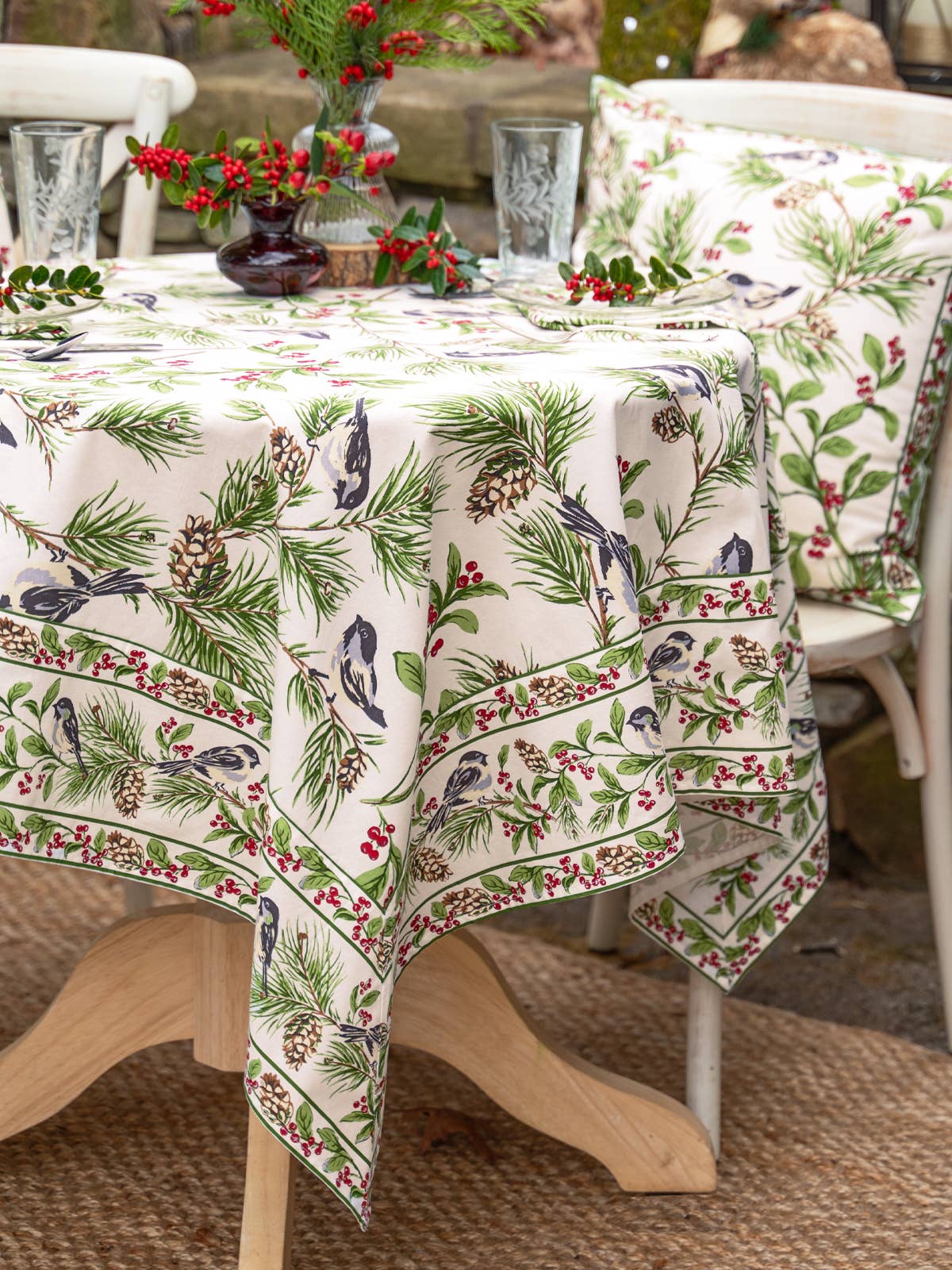 CHICKADEE TABLECLOTH - IVORY 60 X 90