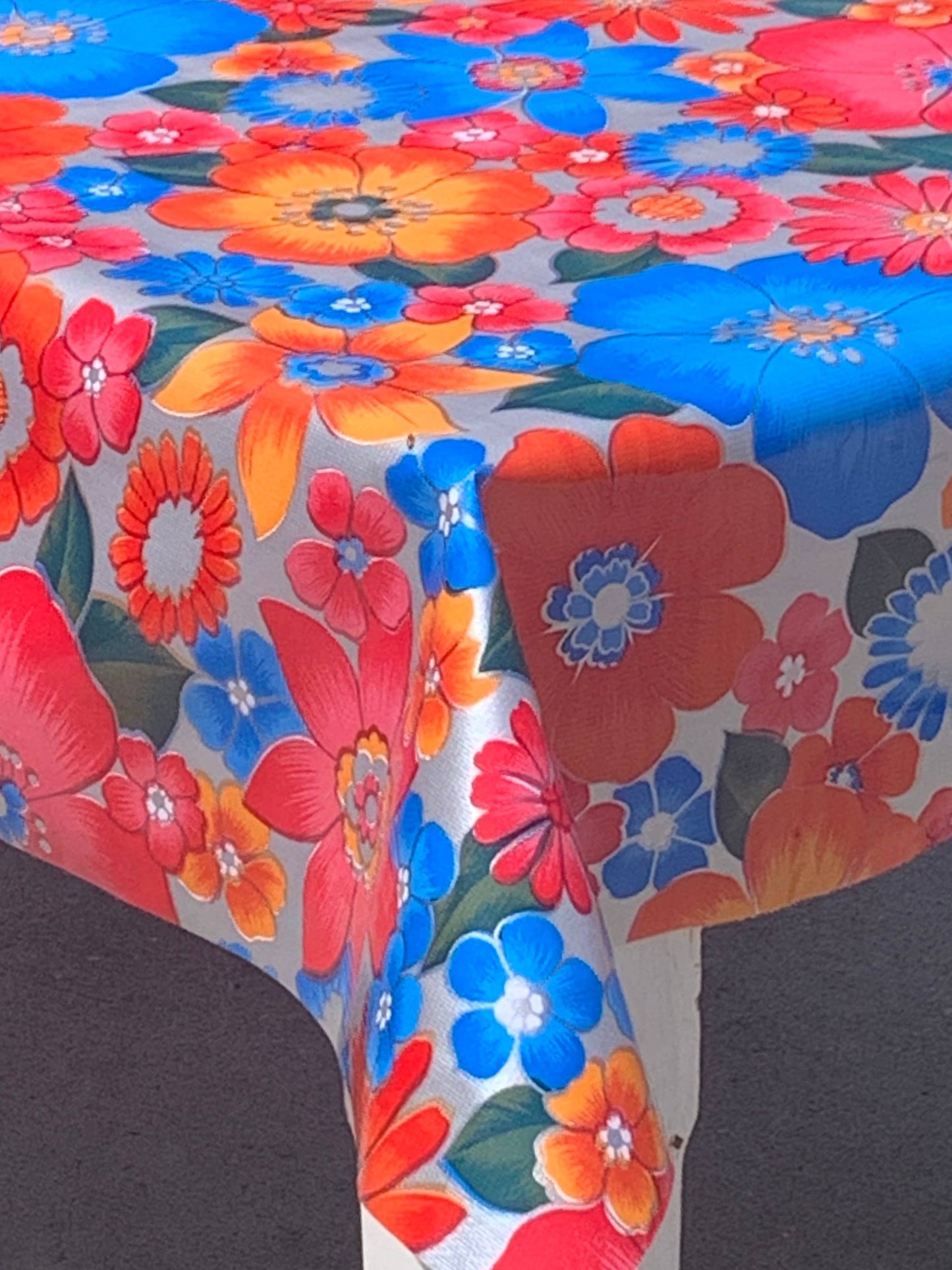 OILCLOTH TABLECLOTH: LONDON LIGHT BLUE 84” X 48