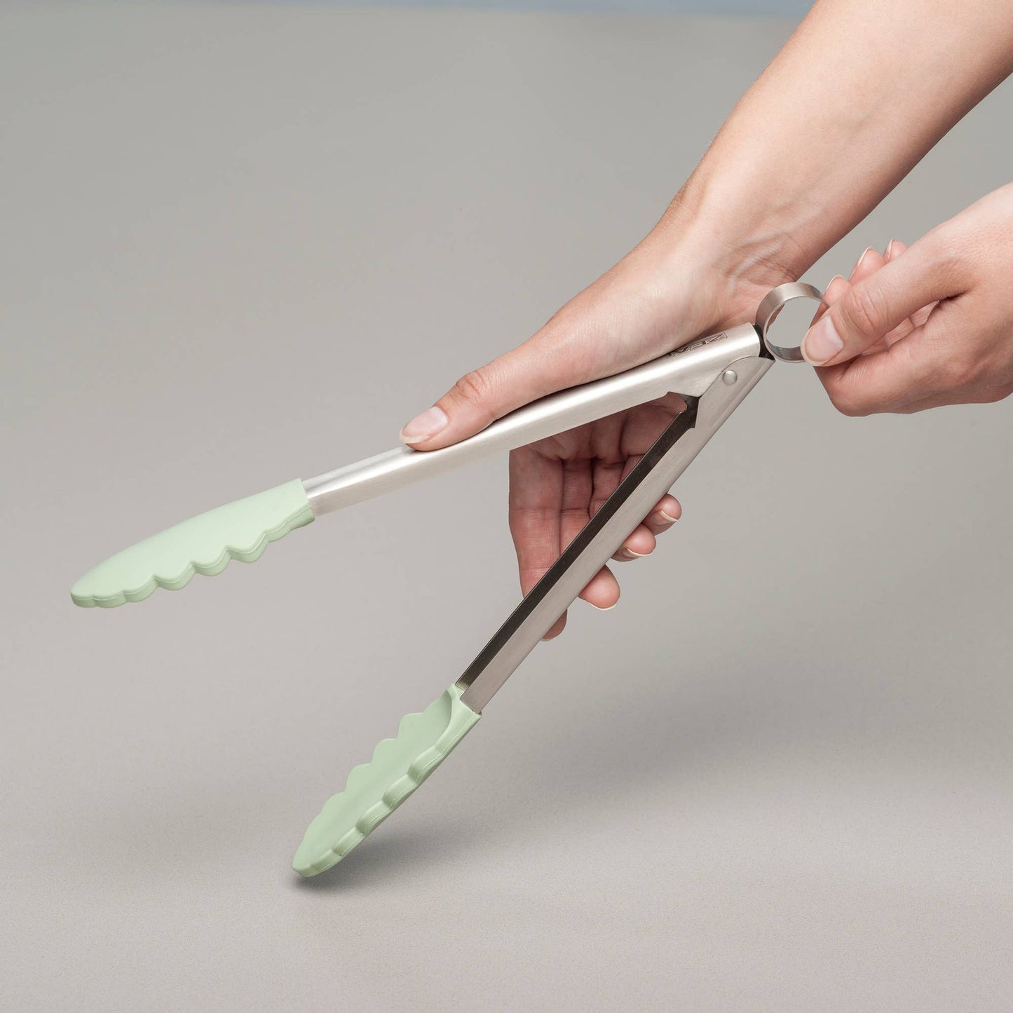 COASTAL 10" SILICONE TONGS